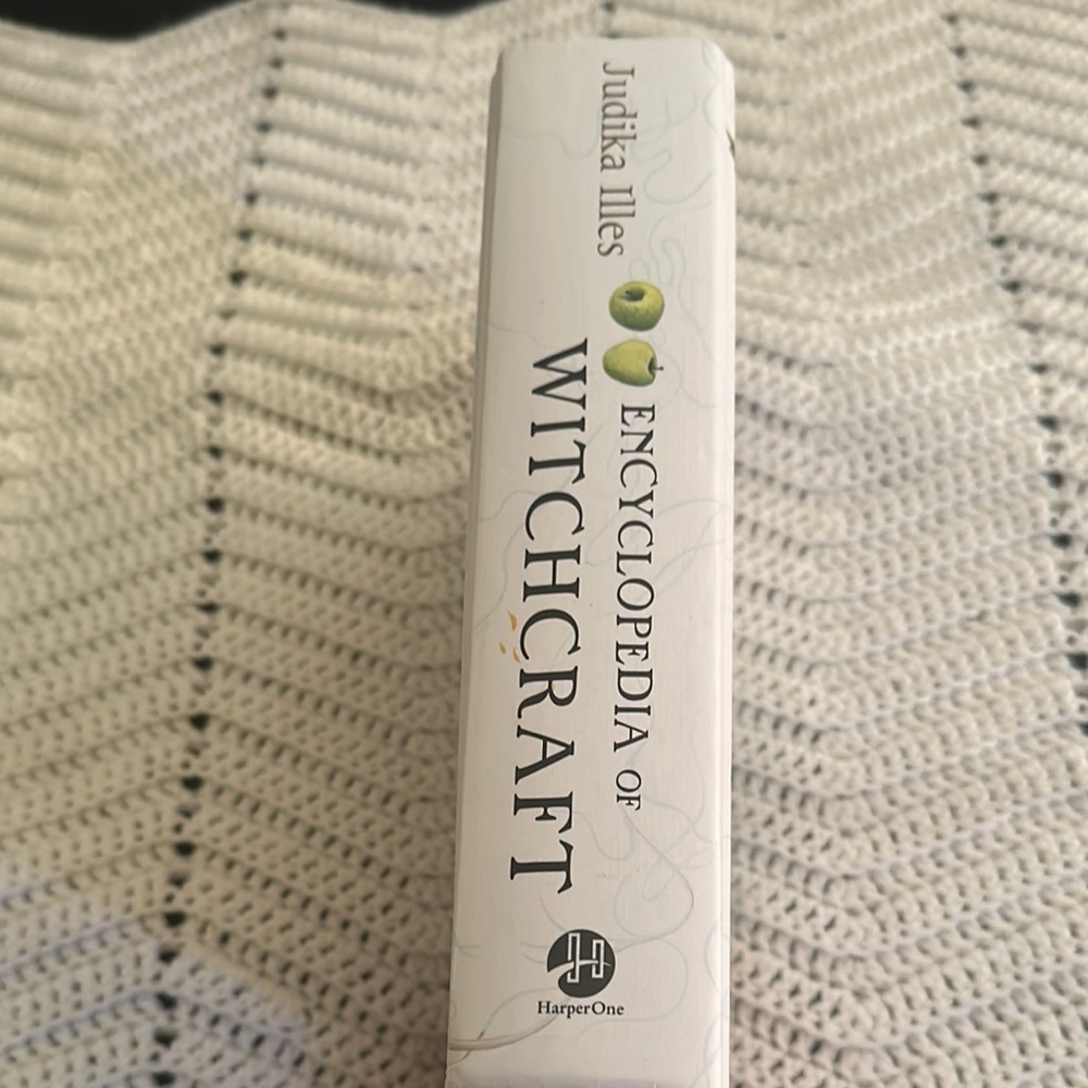 Encyclopedia of Witchcraft Journal - Picture 3 of 5